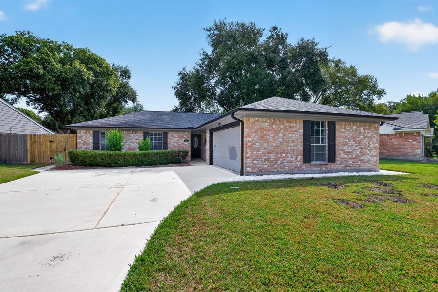 Property photo for 822 Shadwell Drive, Houston, TX