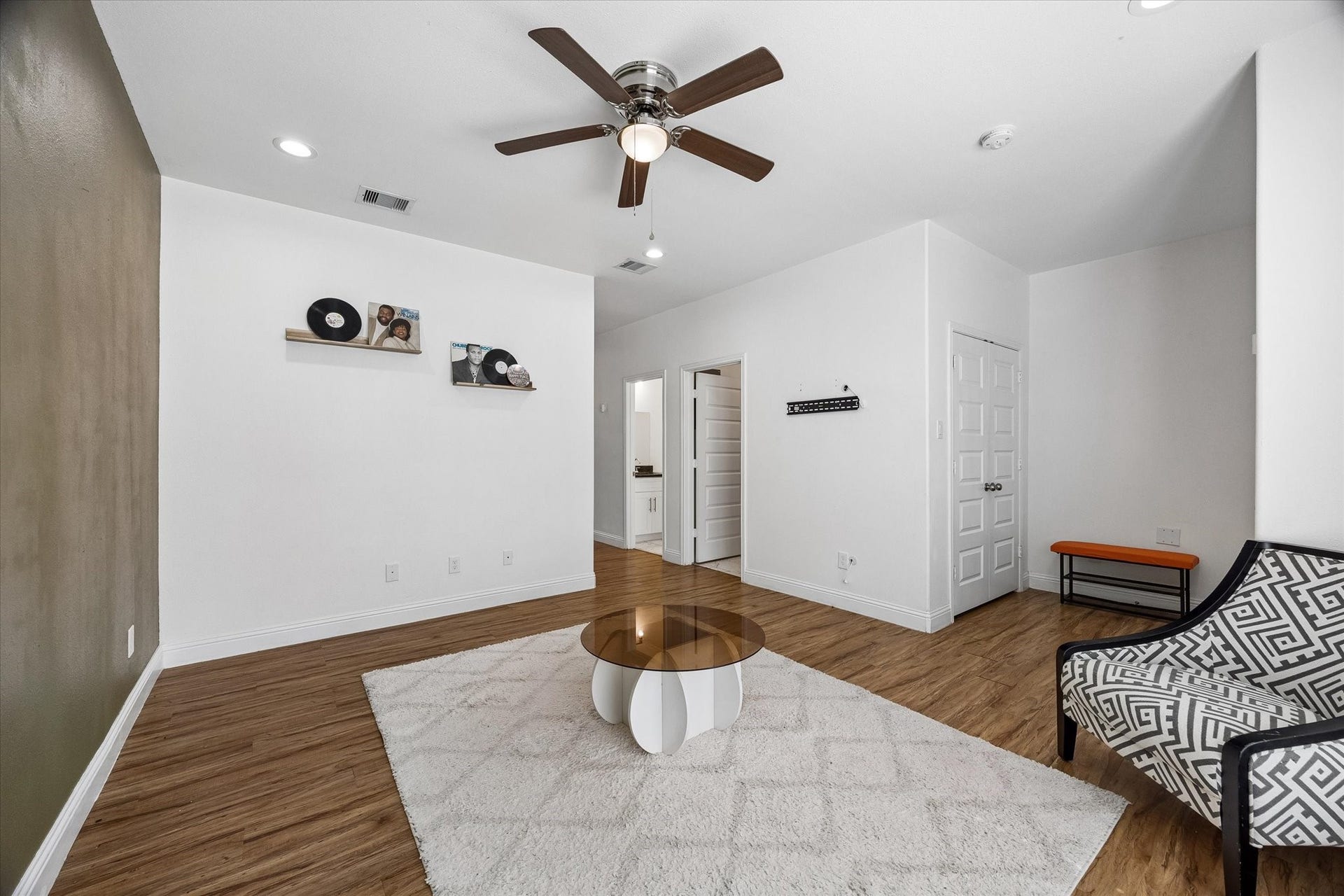 3515 Shelby Circle, #A/B, Houston, TX 77051 Each unit features a spacious side yard with room for parking inside the fenced area, plus a large privacy-fenced outdoor space with plenty of potential for occupants to create their own private retreat.