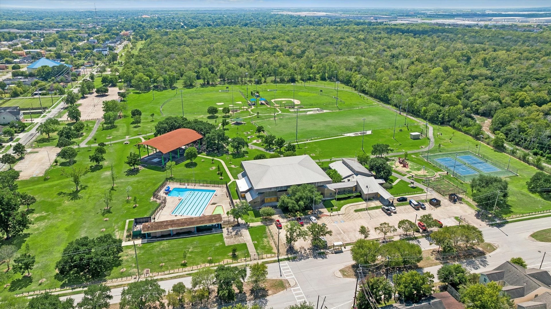 3515 Shelby Circle, #A/B, Houston, TX 77051 Walking distance to Sunnyside Park which offers walking & biking trails, tennis courts, swimming pool, soccer fields, and community center.