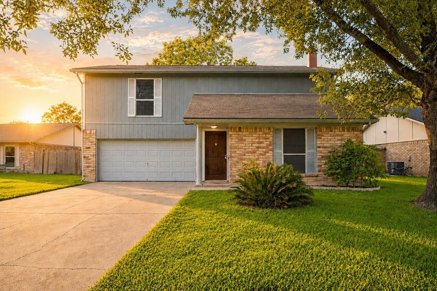 Property photo for 3706 Royal Manor Drive, Houston, TX