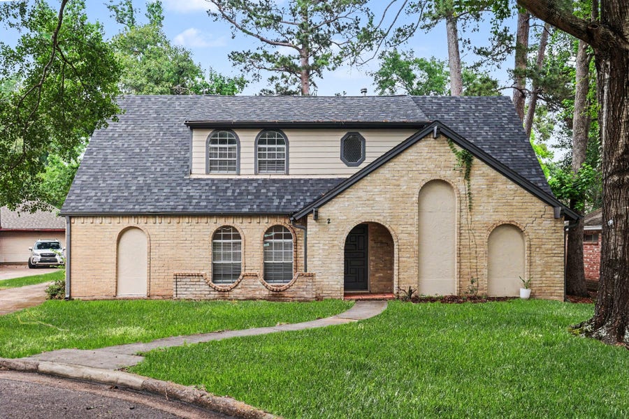 Property photo for 2 Queens Court, Conroe, TX