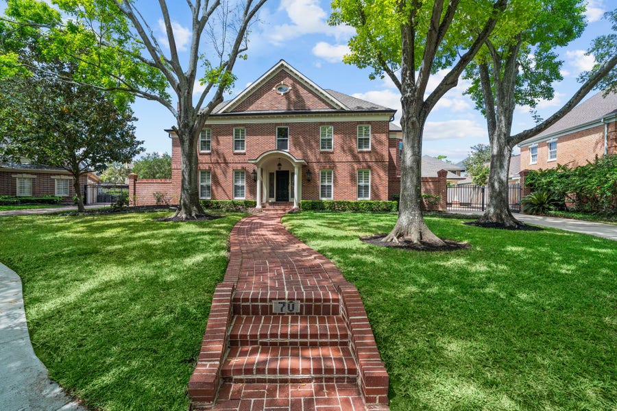 Property photo for 70 Pipers Walk, Sugar Land, TX