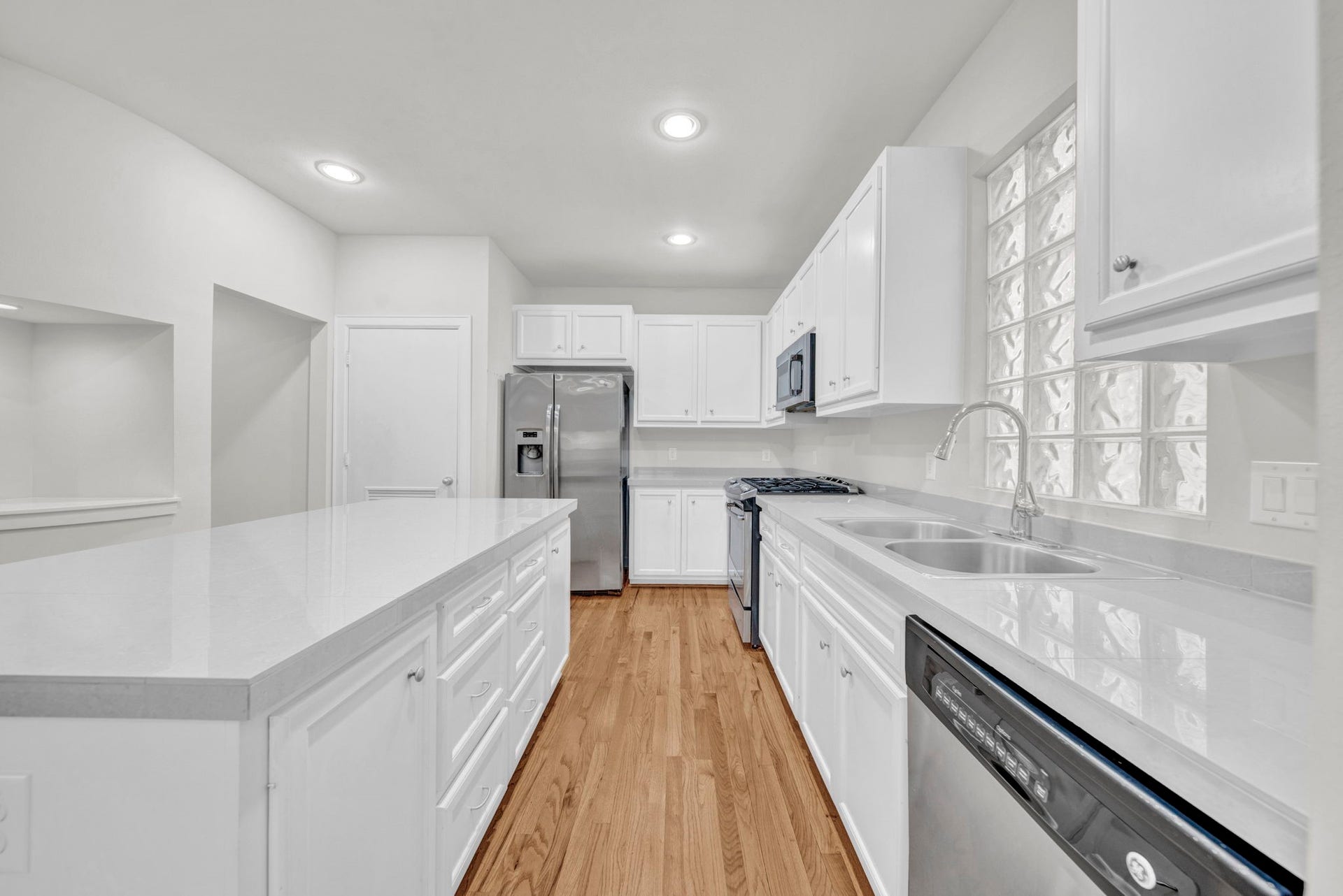 650 Westcross Street, #56, Houston, TX 77018 Kitchen on Second Floor