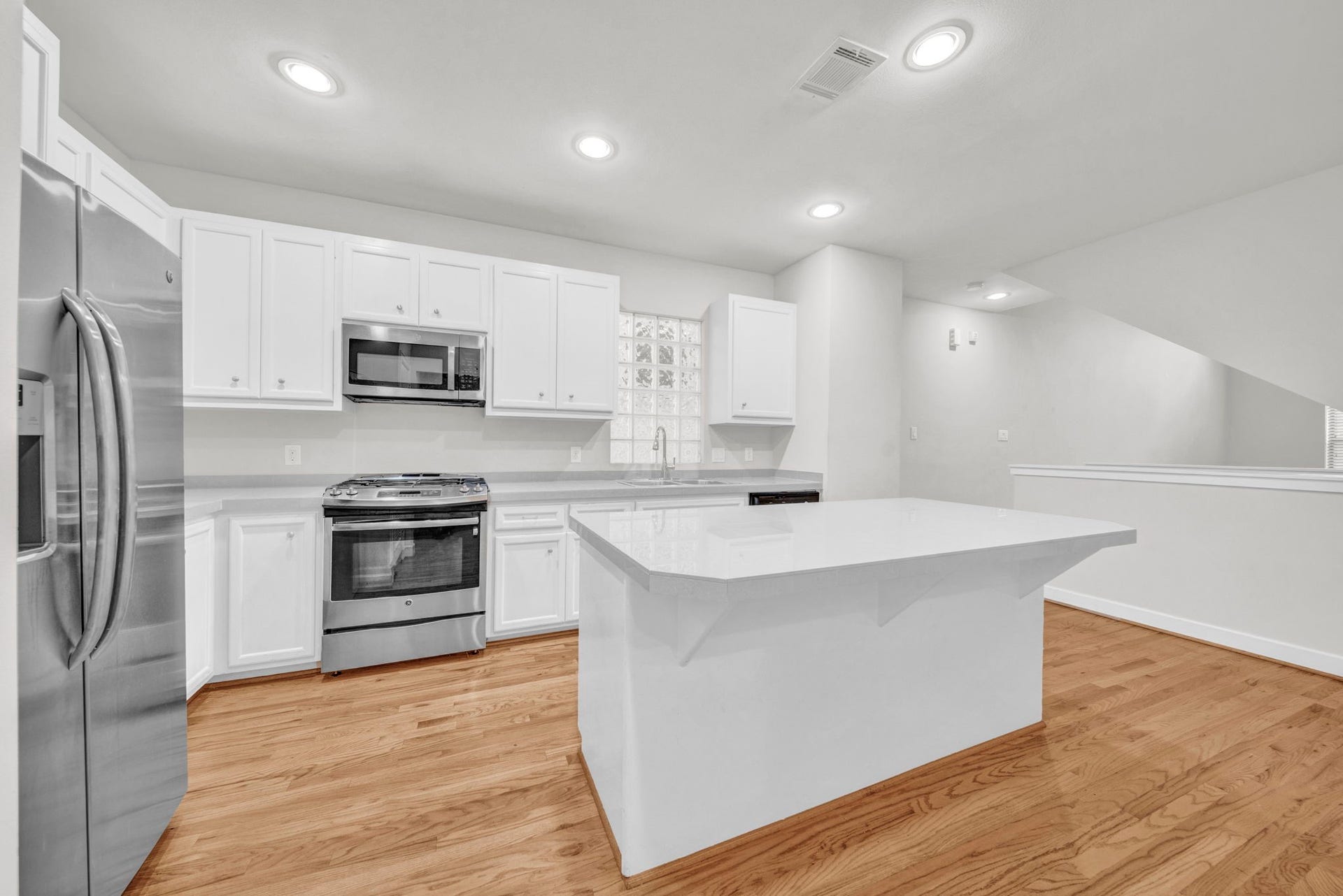 650 Westcross Street, #56, Houston, TX 77018 Kitchen on Second Floor