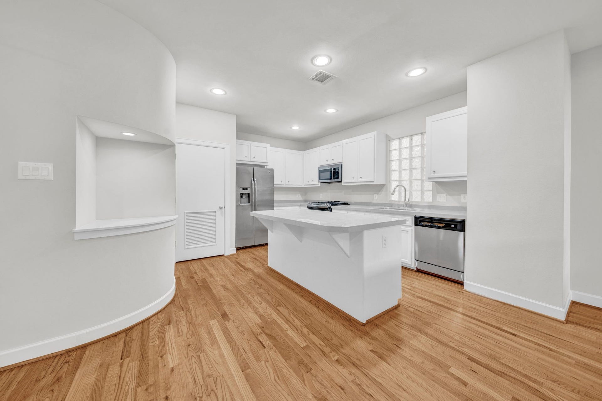 650 Westcross Street, #56, Houston, TX 77018 Kitchen on Second Floor