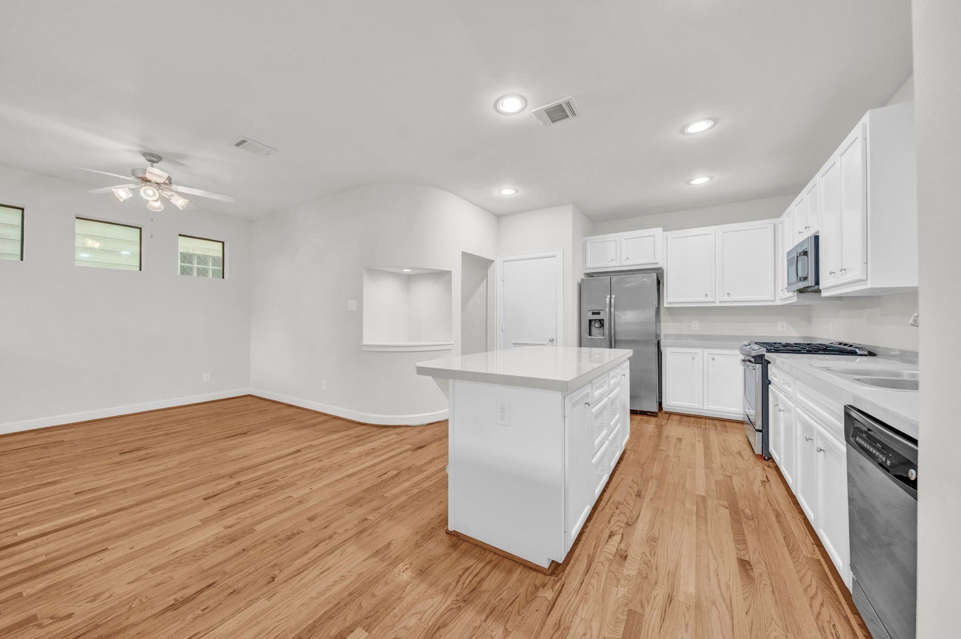 650 Westcross Street, #56, Houston, TX 77018 Kitchen on Second Floor