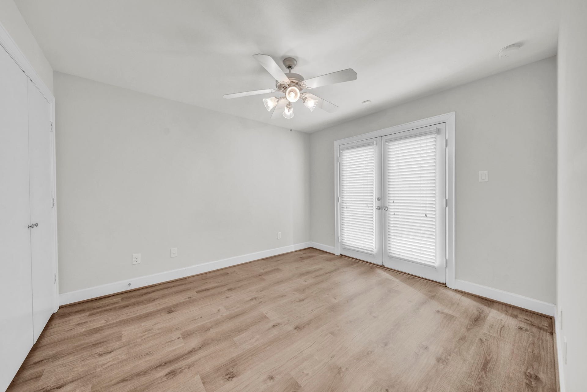 650 Westcross Street, #56, Houston, TX 77018 Secondary Bedroom on 1st Floor