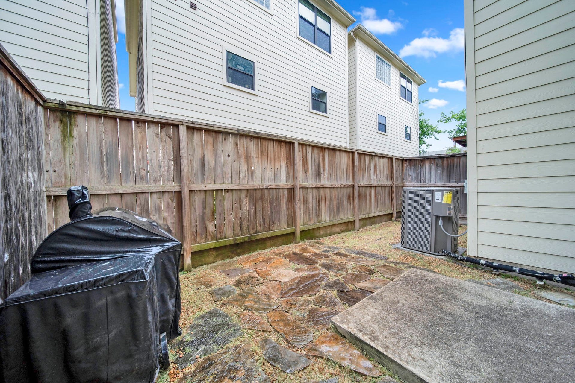 650 Westcross Street, #56, Houston, TX 77018 Backyard
