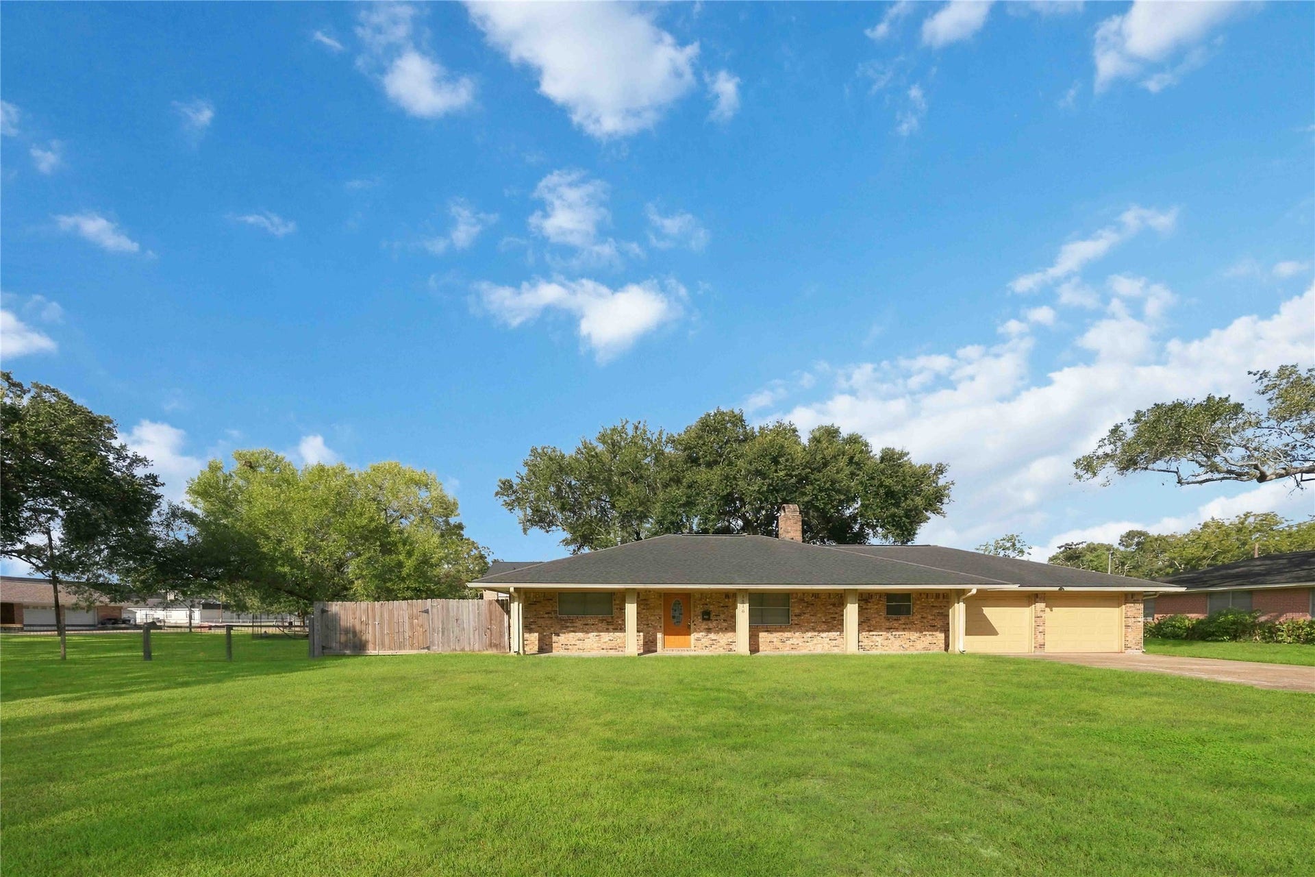 1218 S Booth Lane, Alvin, TX 77511 1218 S Booth Lane, Alvin, TX 77511