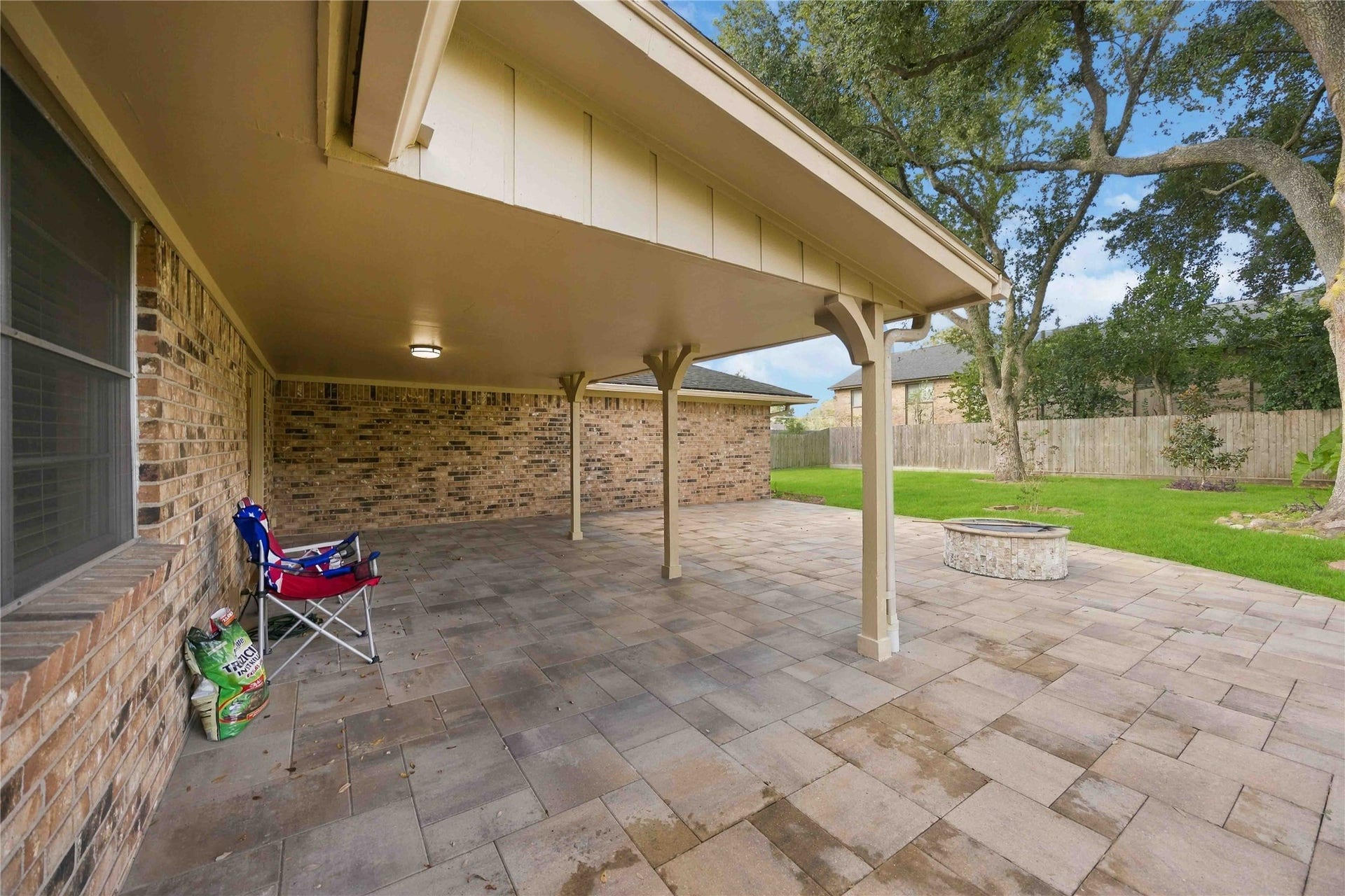 1218 S Booth Lane, Alvin, TX 77511 1218 S Booth Lane, Alvin, TX 77511
