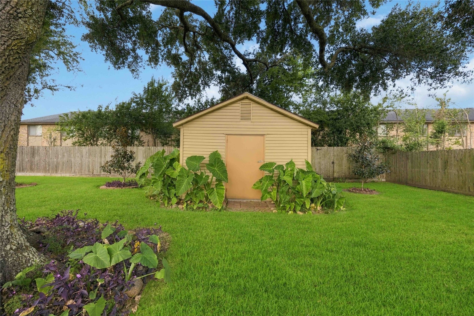 1218 S Booth Lane, Alvin, TX 77511 1218 S Booth Lane, Alvin, TX 77511