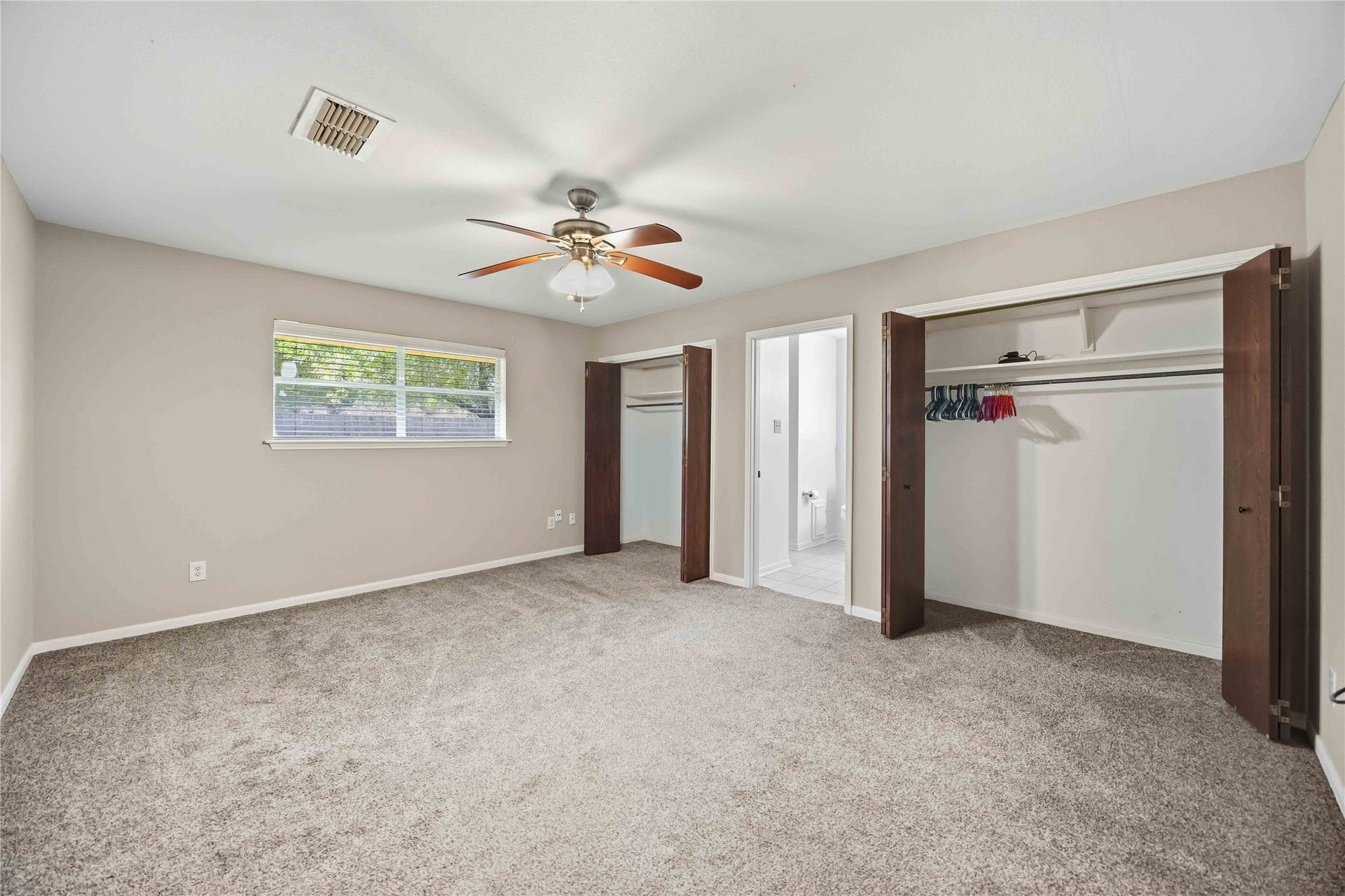 1218 S Booth Lane, Alvin, TX 77511 1218 S Booth Lane, Alvin, TX 77511