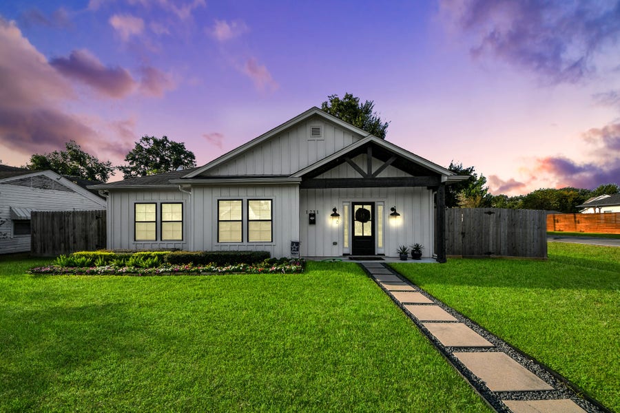 Property photo for 1731 Cheshire Lane, Houston, TX