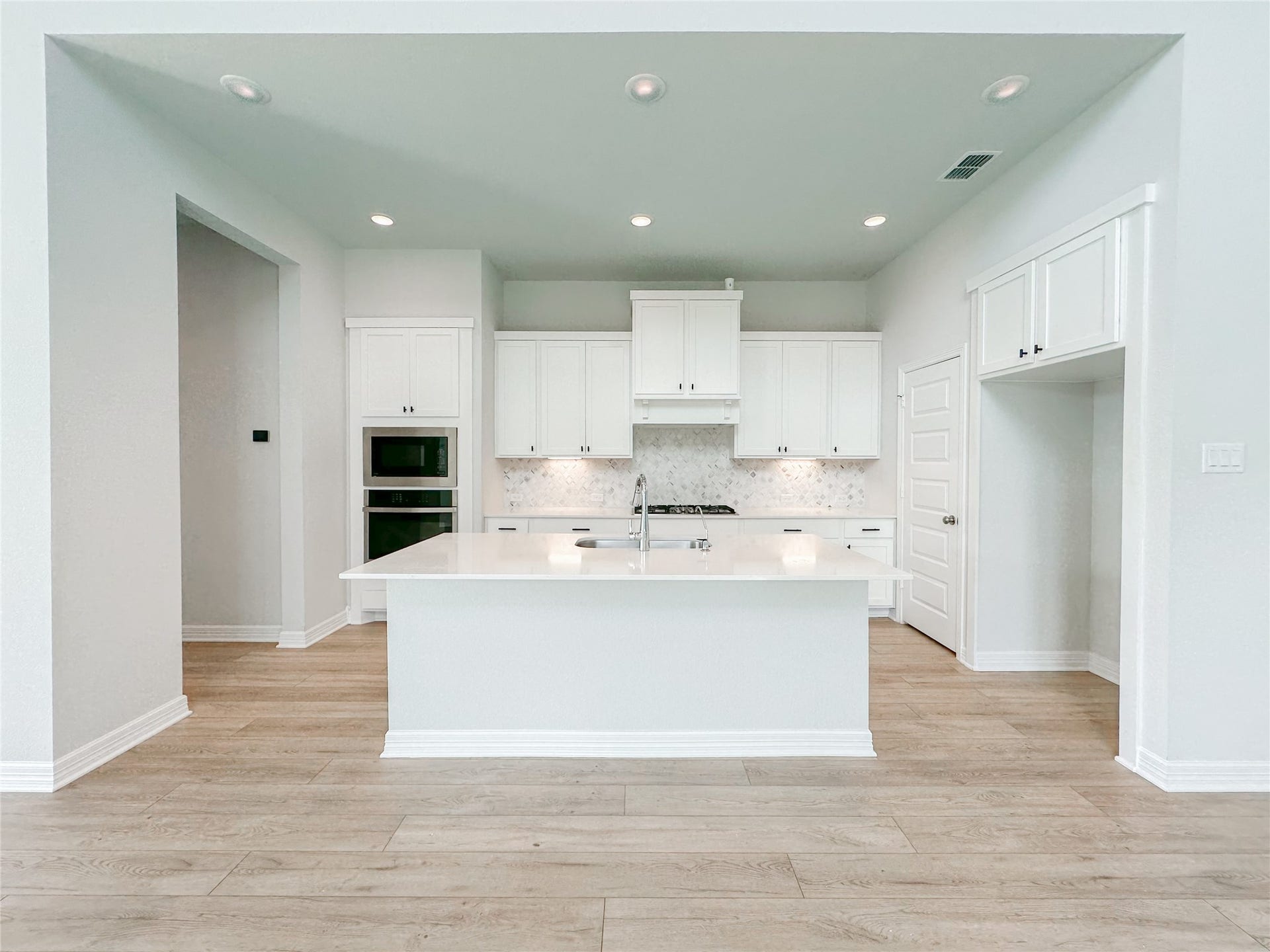 9411 Coleraine Court, Tomball, TX 77375 9411 Coleraine Court, Tomball, TX 77375