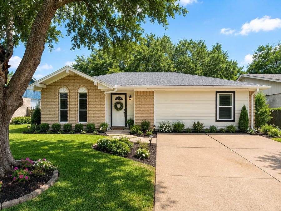 Property photo for 5011 Brisbane Drive, Houston, TX