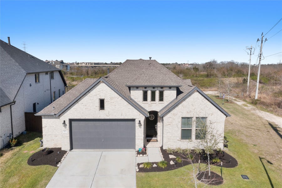 Property photo for 945 Goose Creek Street, Webster, TX