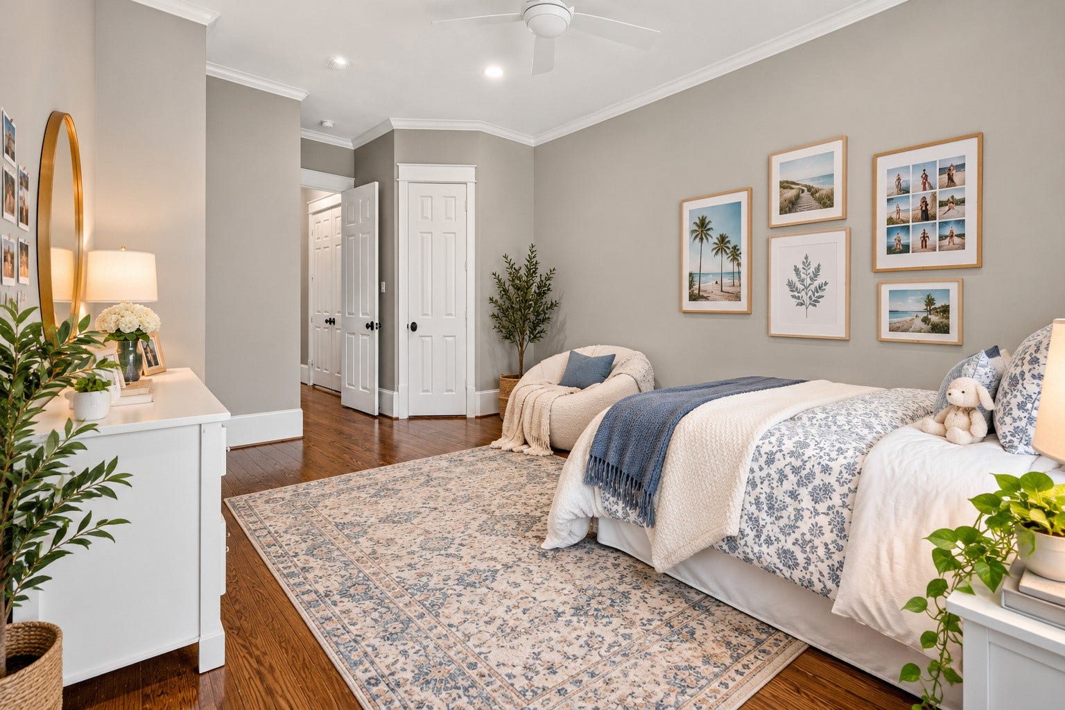 821 W 17th Street, #B, Houston, TX 77008 Here is the 3rd bedroom at the end of the hallway, overlooking the backyard. Furniture enhanced by digital staging