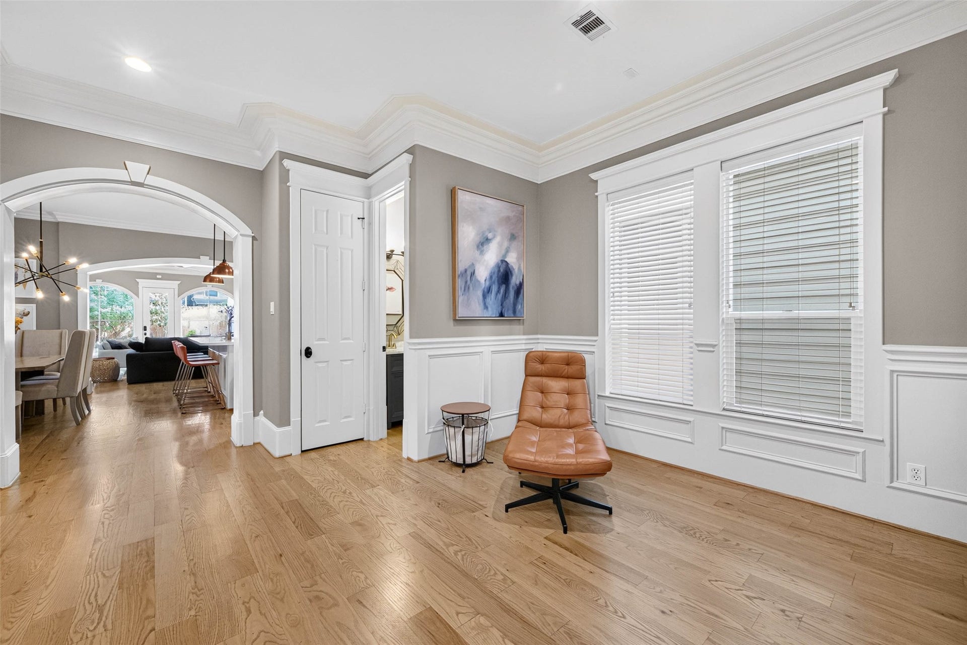821 W 17th Street, #B, Houston, TX 77008 ...A reading nook.....