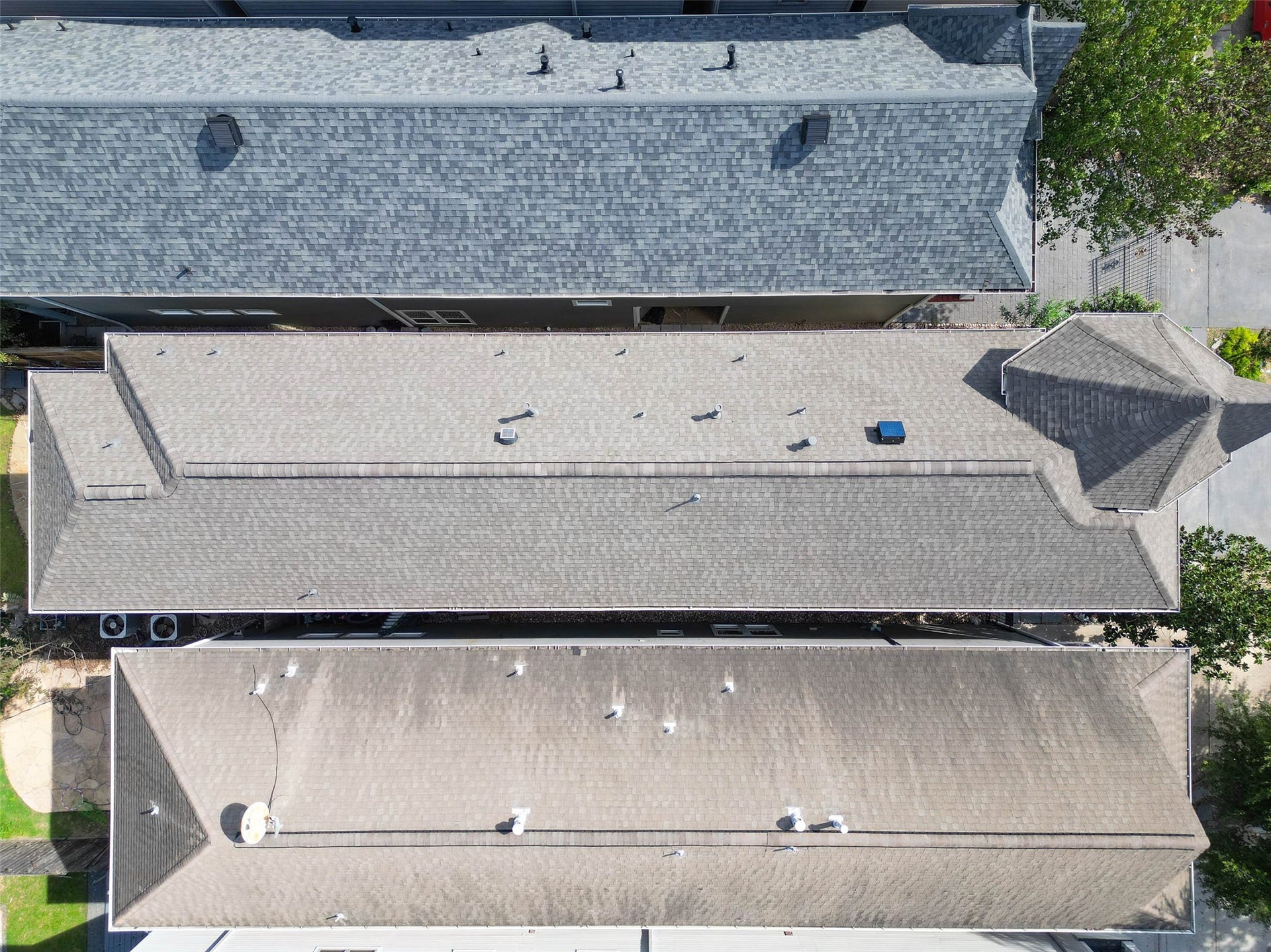 821 W 17th Street, #B, Houston, TX 77008 The roof was replaced in October 2026