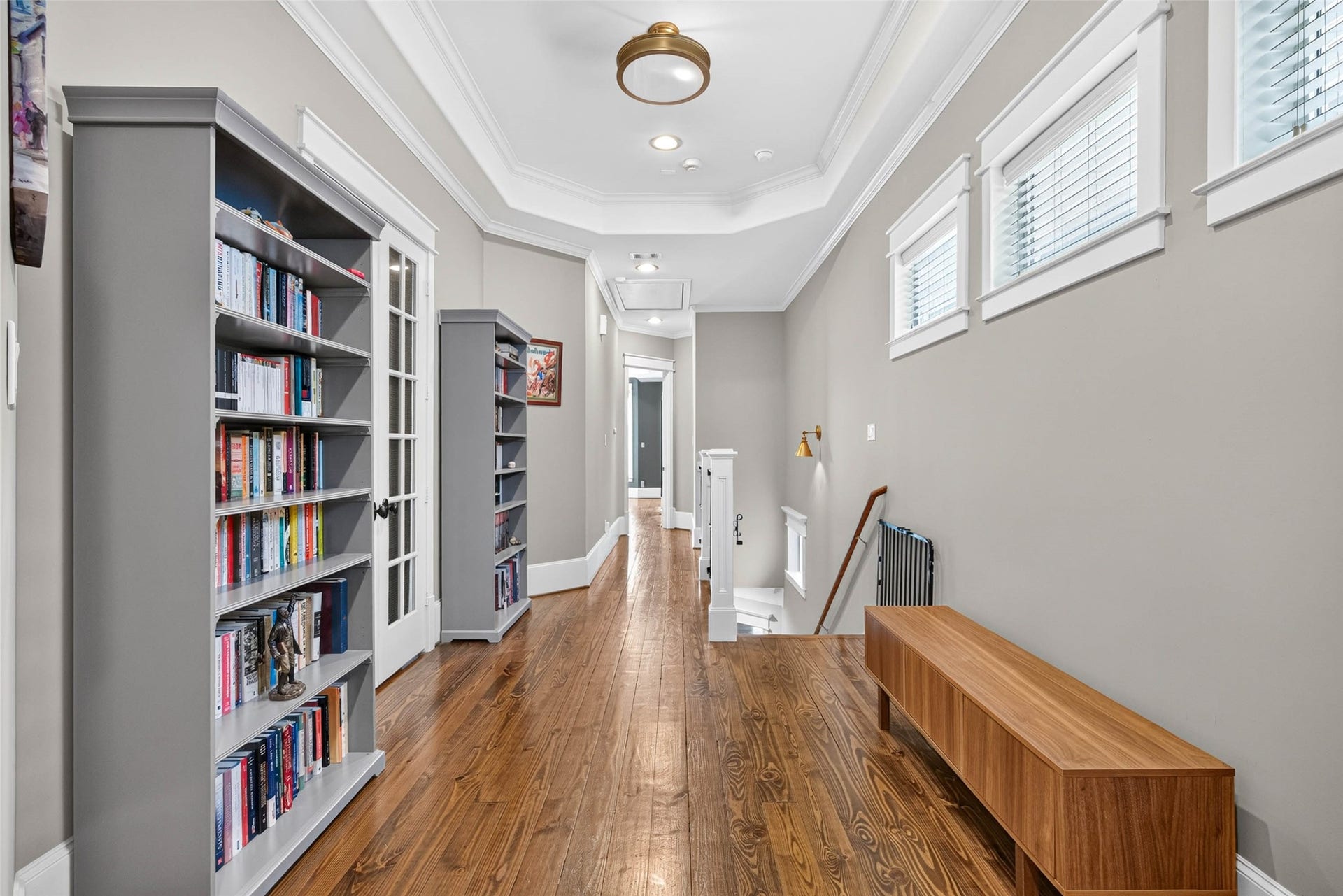 821 W 17th Street, #B, Houston, TX 77008 Let's go down to the other end of the hall to tour through the Primary Suite