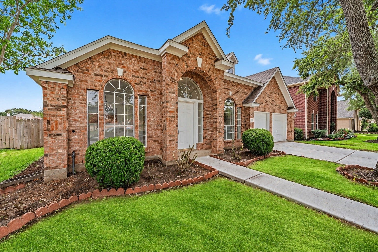 16119 Mission Glen Drive, Houston, TX 77083 16119 Mission Glen Drive, Houston, TX 77083
