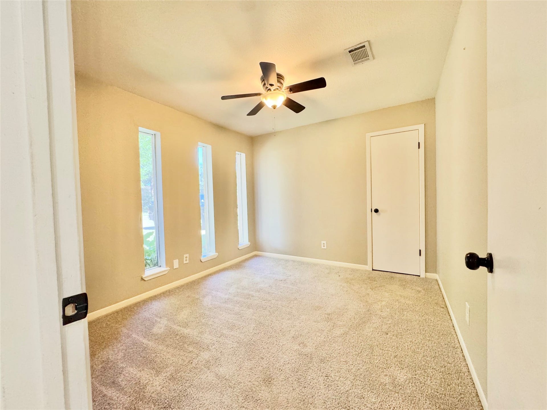 2109 Kingsway Drive, League City, TX 77573