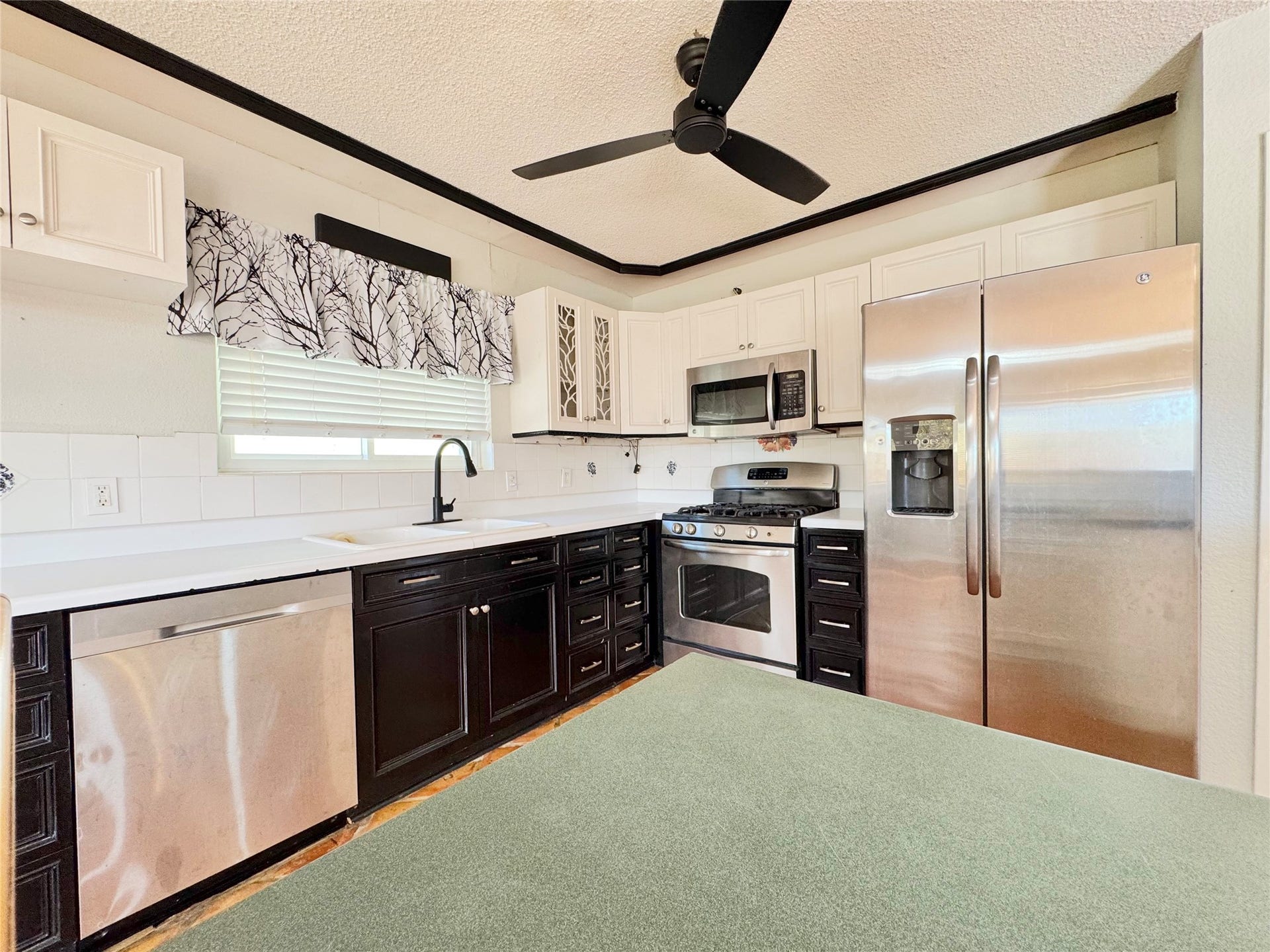 2109 Kingsway Drive, League City, TX 77573