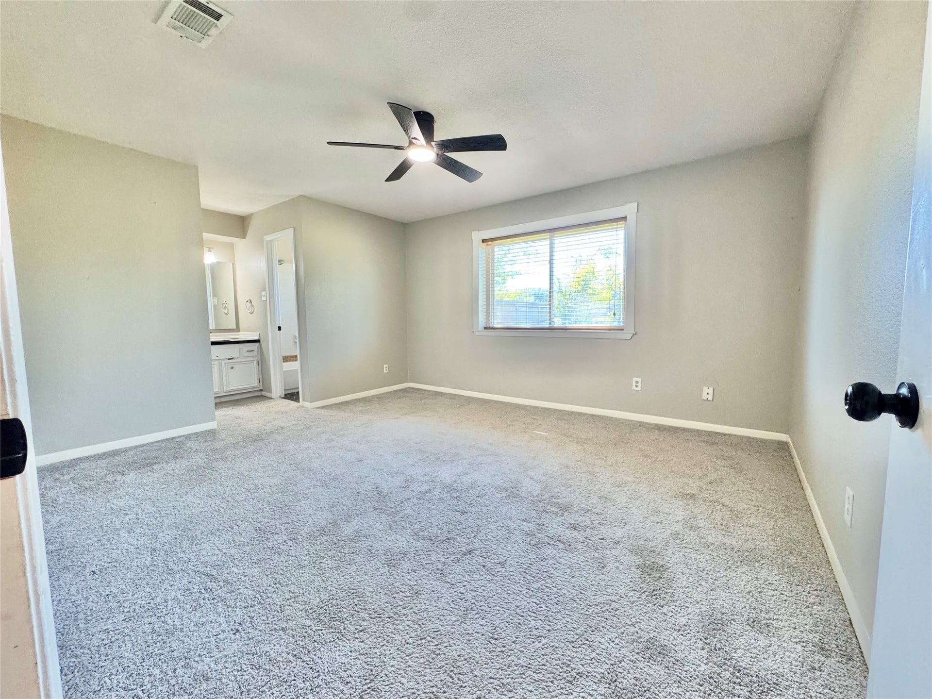 2109 Kingsway Drive, League City, TX 77573