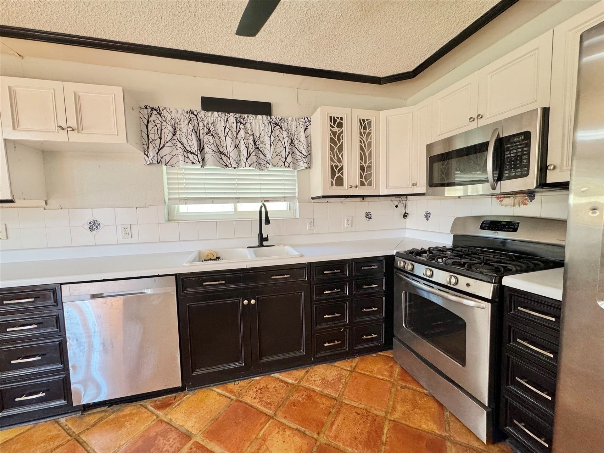 2109 Kingsway Drive, League City, TX 77573