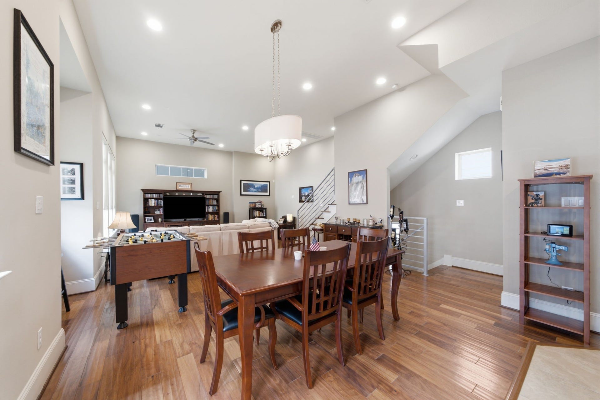 5531 Venice Street, Houston, TX 77007 An open layout allows the kitchen to flow effortlessly into the dining and living areas.