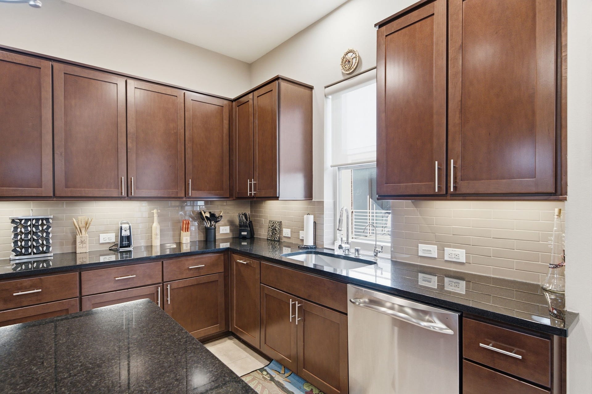 5531 Venice Street, Houston, TX 77007 This kitchen was designed for everything from weeknight dinners to holiday entertaining.