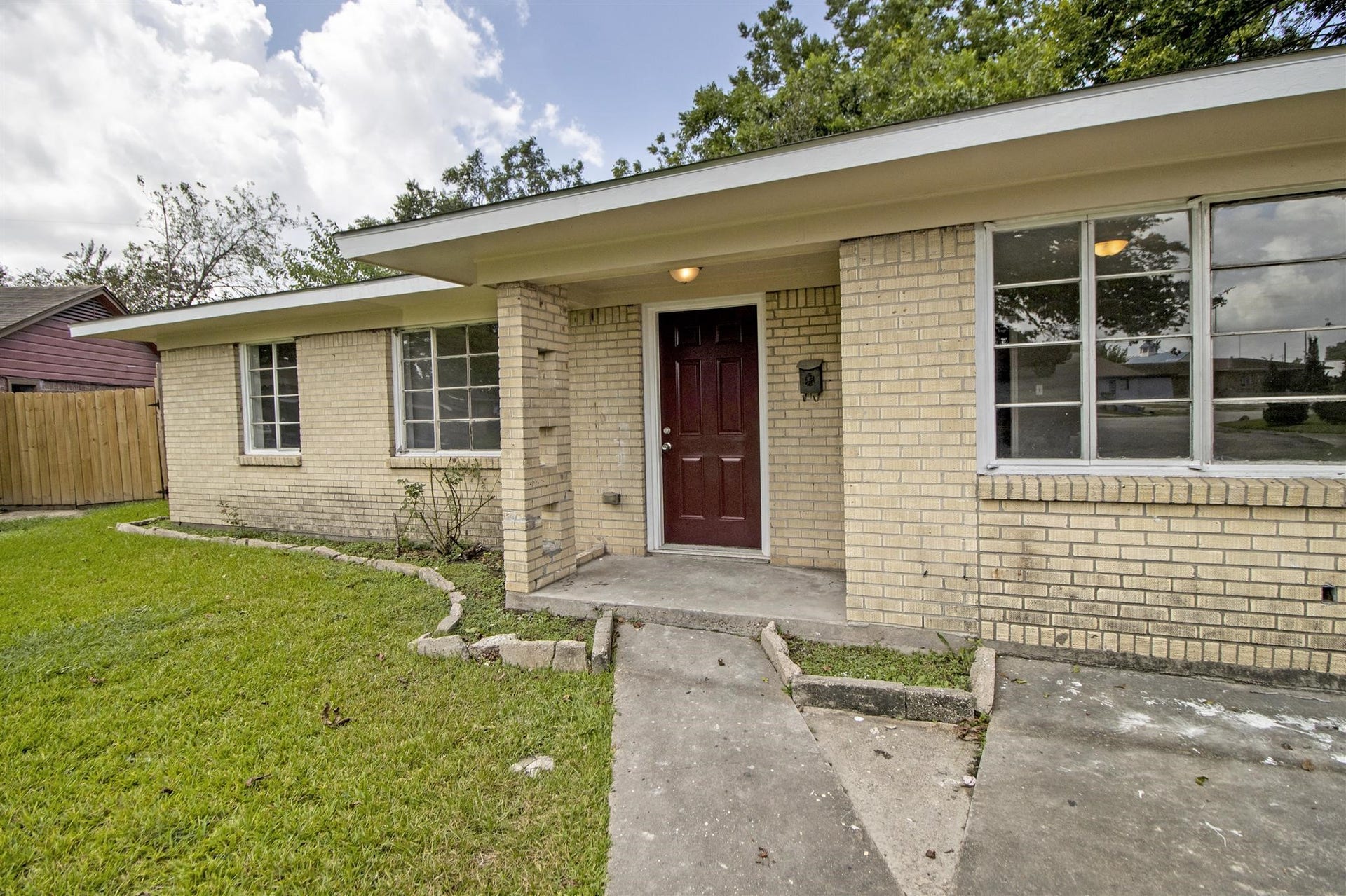7 Talisman Court, Houston, TX 77076