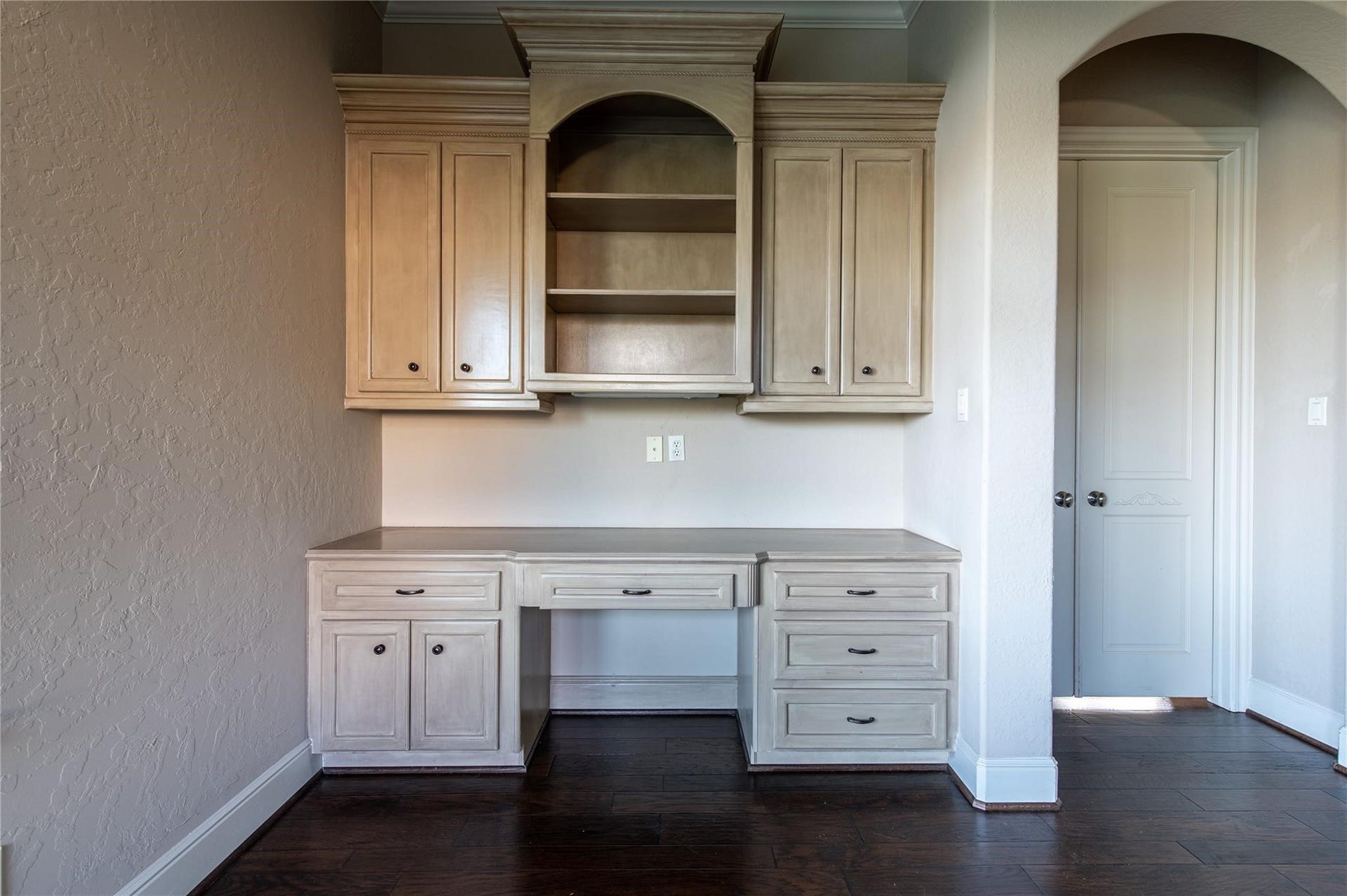 25702 Golden Bell Drive, Spring, TX 77389 25702 Golden Bell Drive, Spring, TX 77389