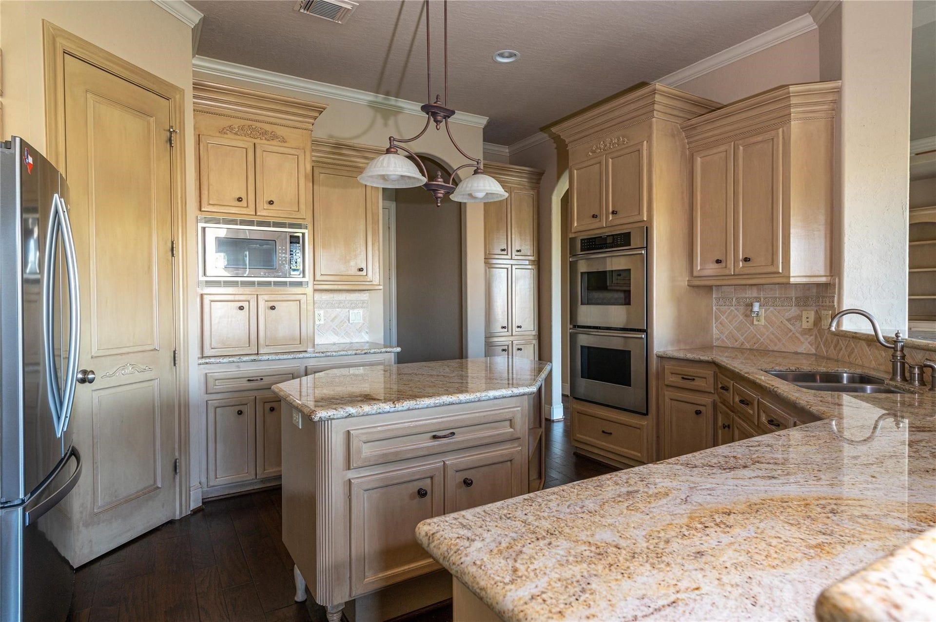 25702 Golden Bell Drive, Spring, TX 77389 25702 Golden Bell Drive, Spring, TX 77389