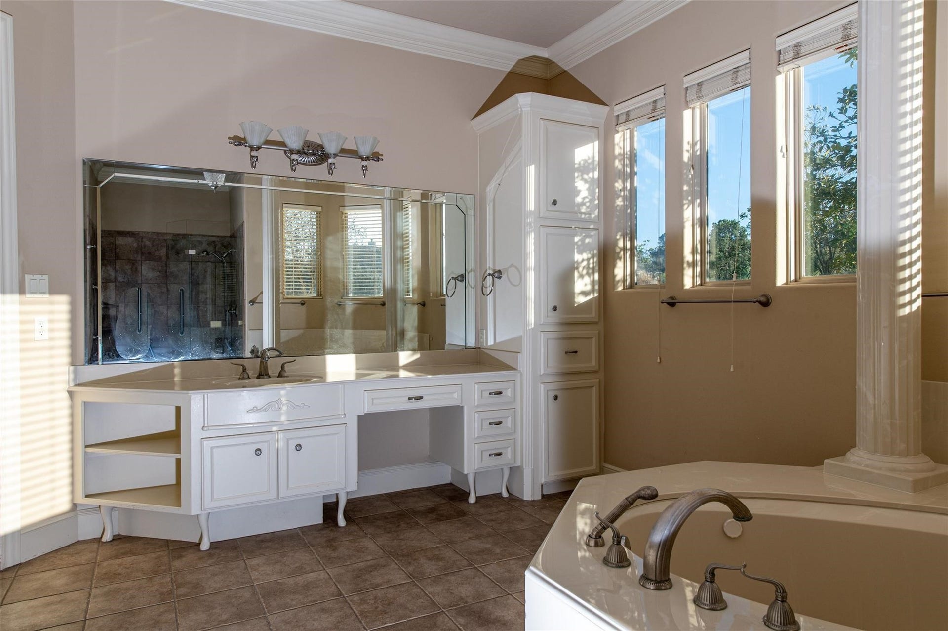 25702 Golden Bell Drive, Spring, TX 77389 25702 Golden Bell Drive, Spring, TX 77389