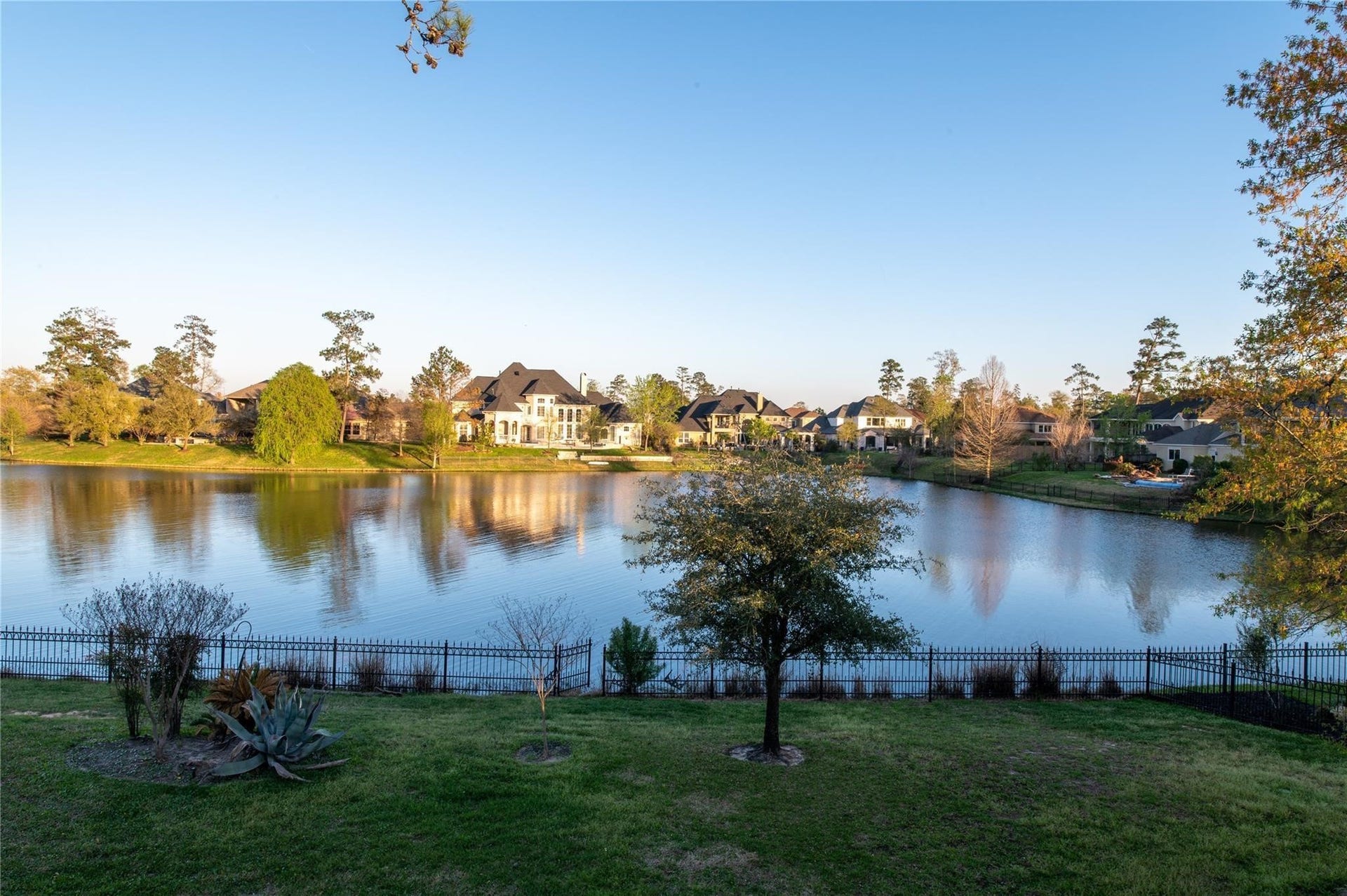 25702 Golden Bell Drive, Spring, TX 77389 25702 Golden Bell Drive, Spring, TX 77389