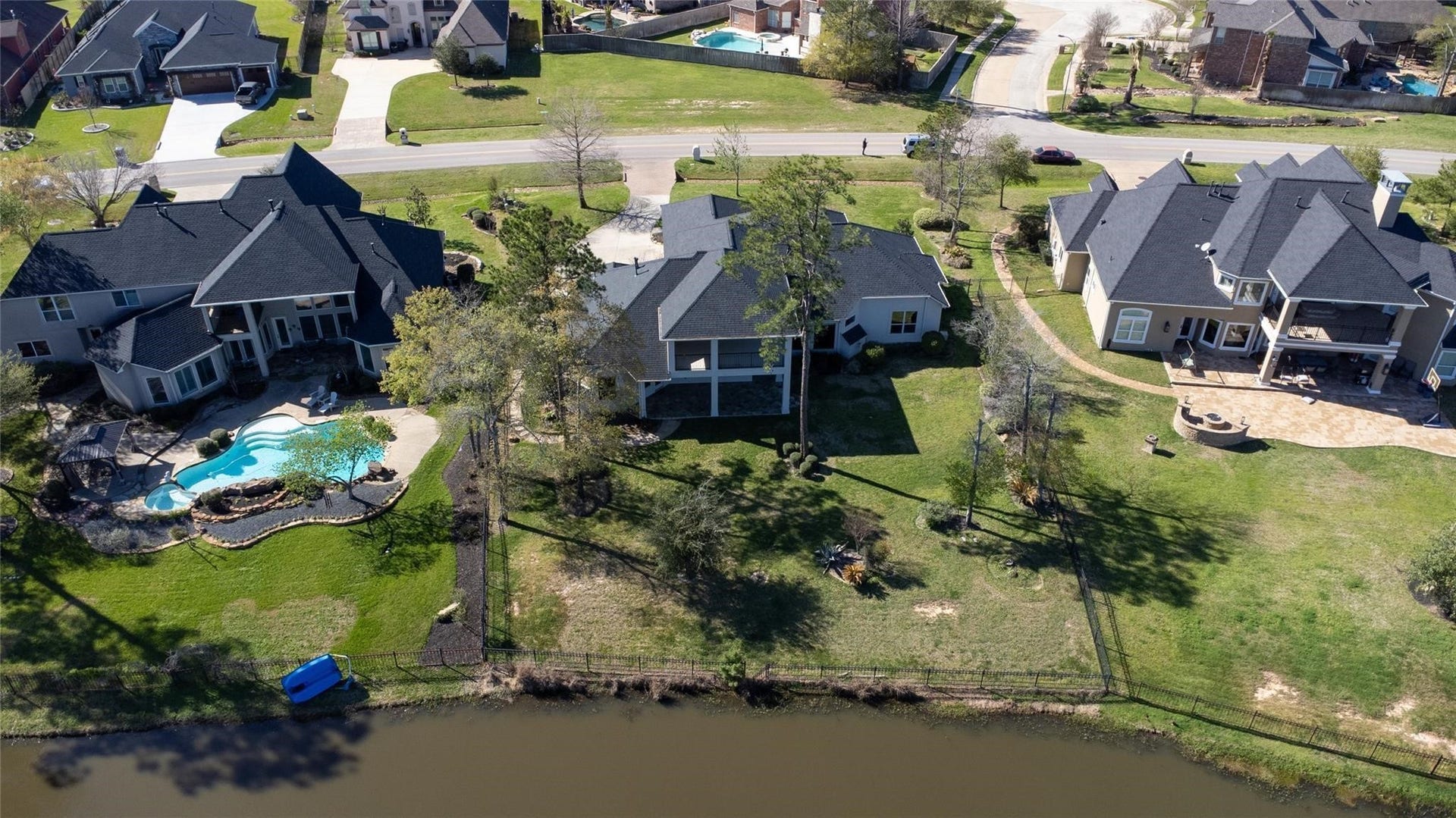 25702 Golden Bell Drive, Spring, TX 77389 25702 Golden Bell Drive, Spring, TX 77389