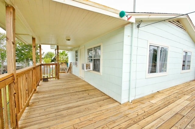 1112 7th Street, San Leon, TX 77539 1112 7th Street, San Leon, TX 77539