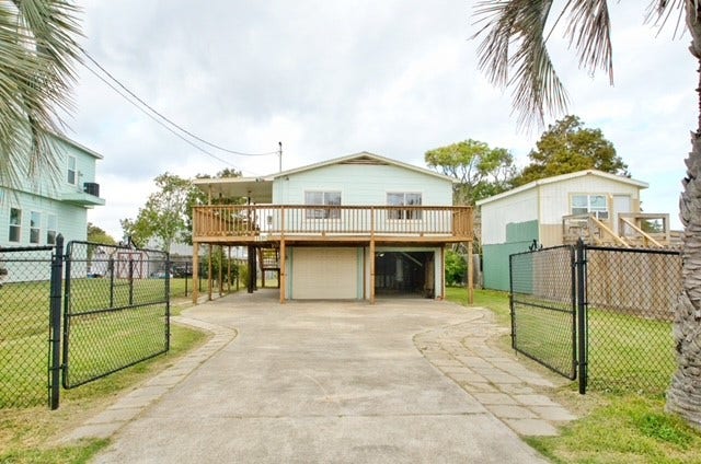 1112 7th Street, San Leon, TX 77539 1112 7th Street, San Leon, TX 77539