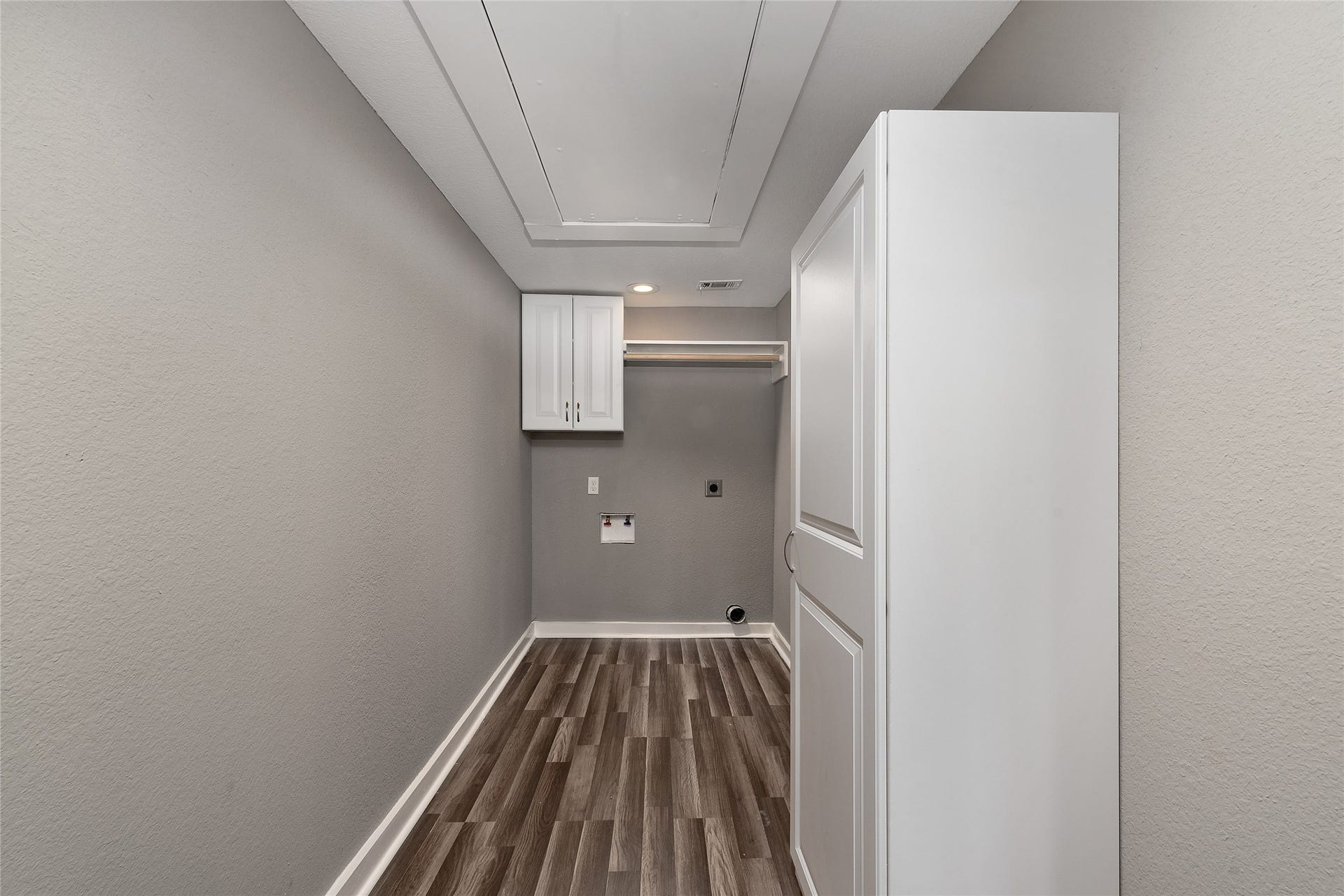 2513 S Grand Boulevard, Pearland, TX 77581 2513 S Grand Boulevard, Pearland, TX 77581
