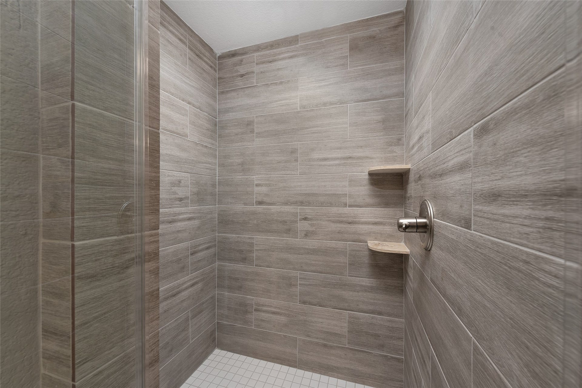 2513 S Grand Boulevard, Pearland, TX 77581 2513 S Grand Boulevard, Pearland, TX 77581