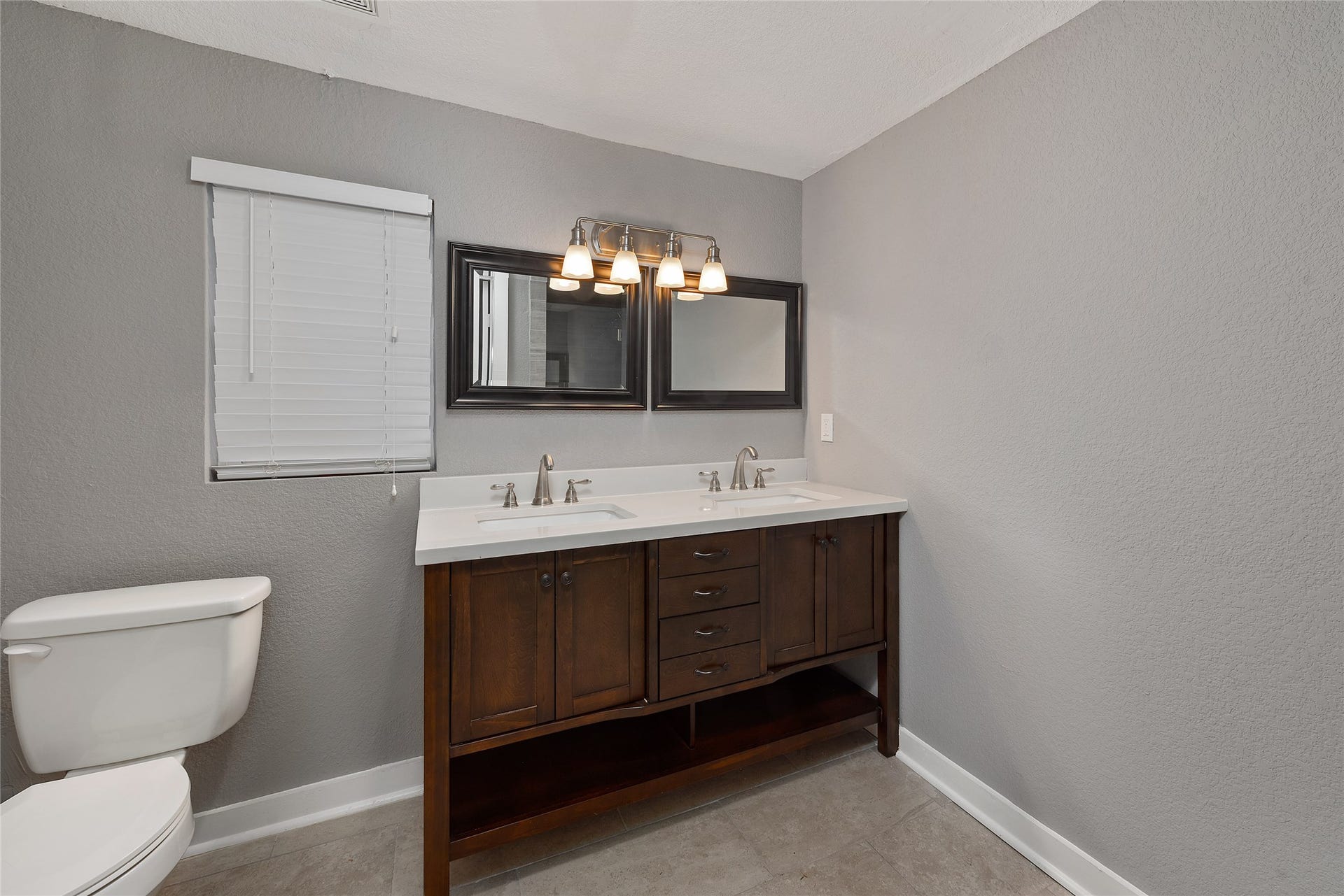 2513 S Grand Boulevard, Pearland, TX 77581 2513 S Grand Boulevard, Pearland, TX 77581