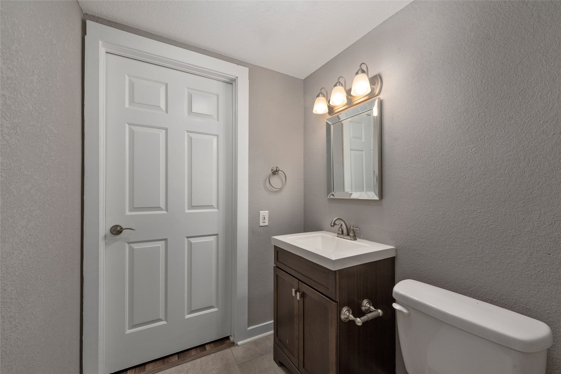 2513 S Grand Boulevard, Pearland, TX 77581 2513 S Grand Boulevard, Pearland, TX 77581