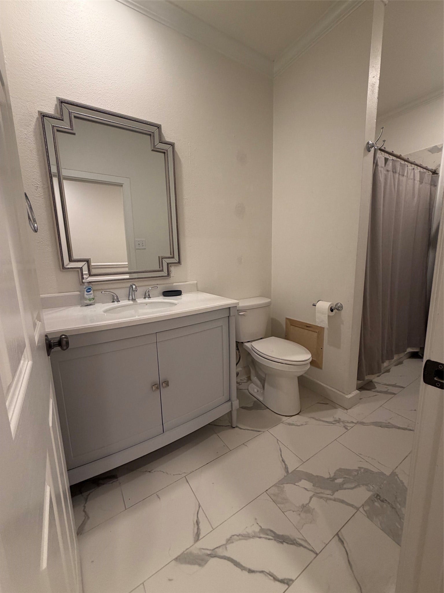 1342 Rutland Street, #206, Houston, TX 77008 Full Bath