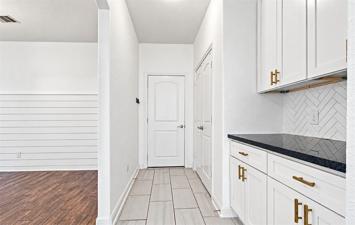 23827 Padauk Tree Trail, Katy, TX 77493 Butler's pantry right off of the formal dining