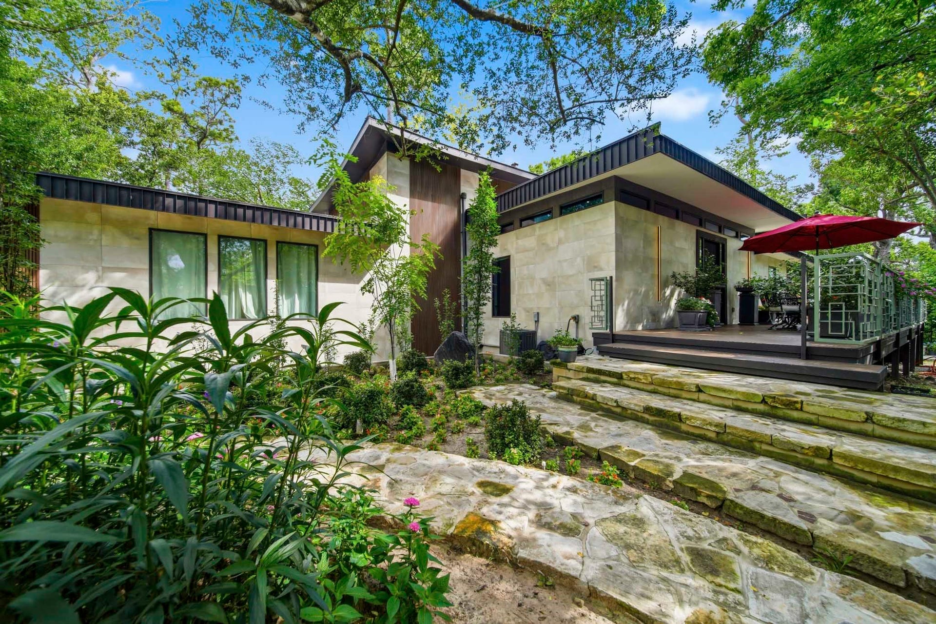 203 Chimney Rock Road, Houston, TX 77024 Walkway to back patio