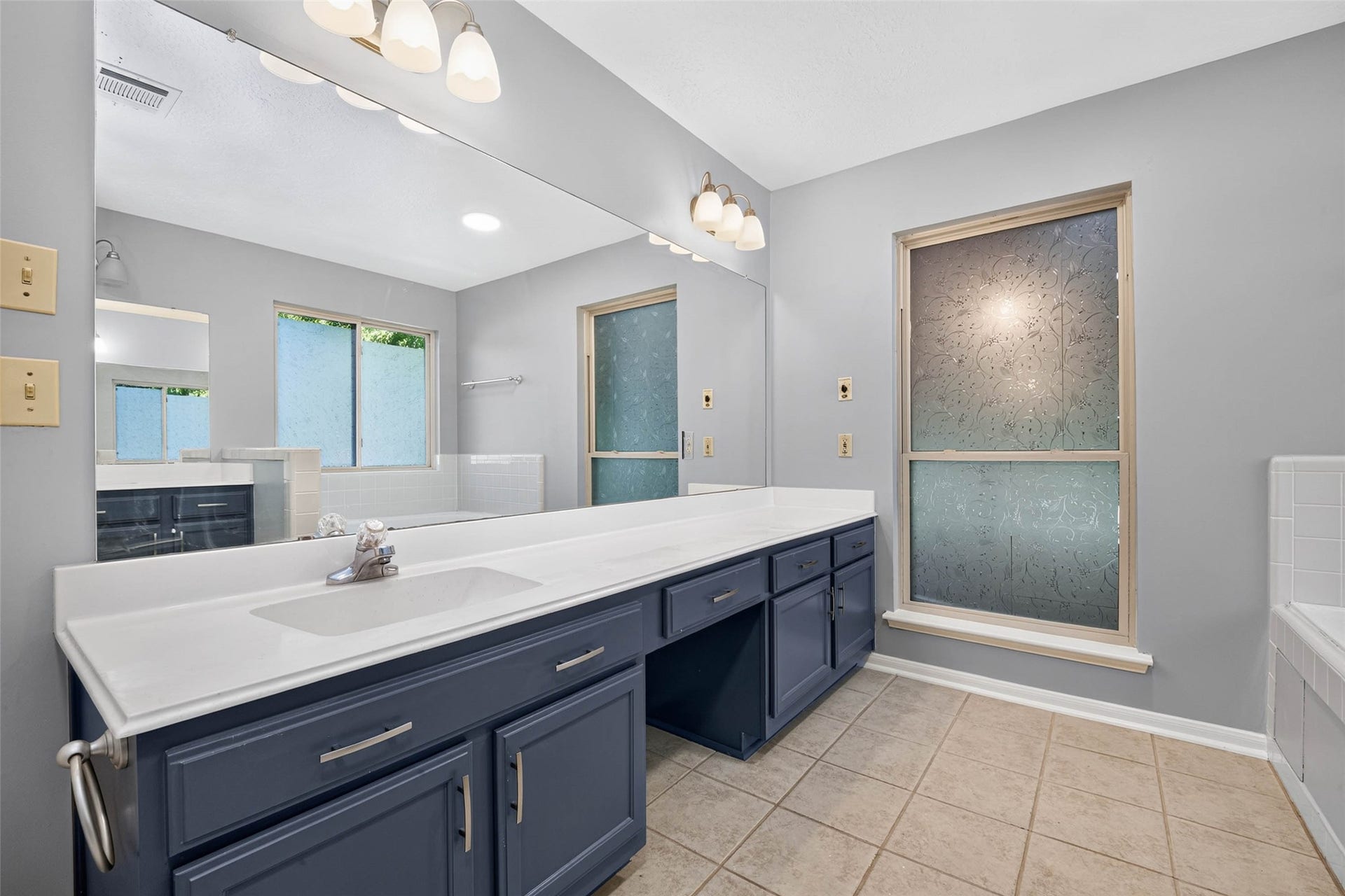 507 Brompton Lane, Highlands, TX 77562