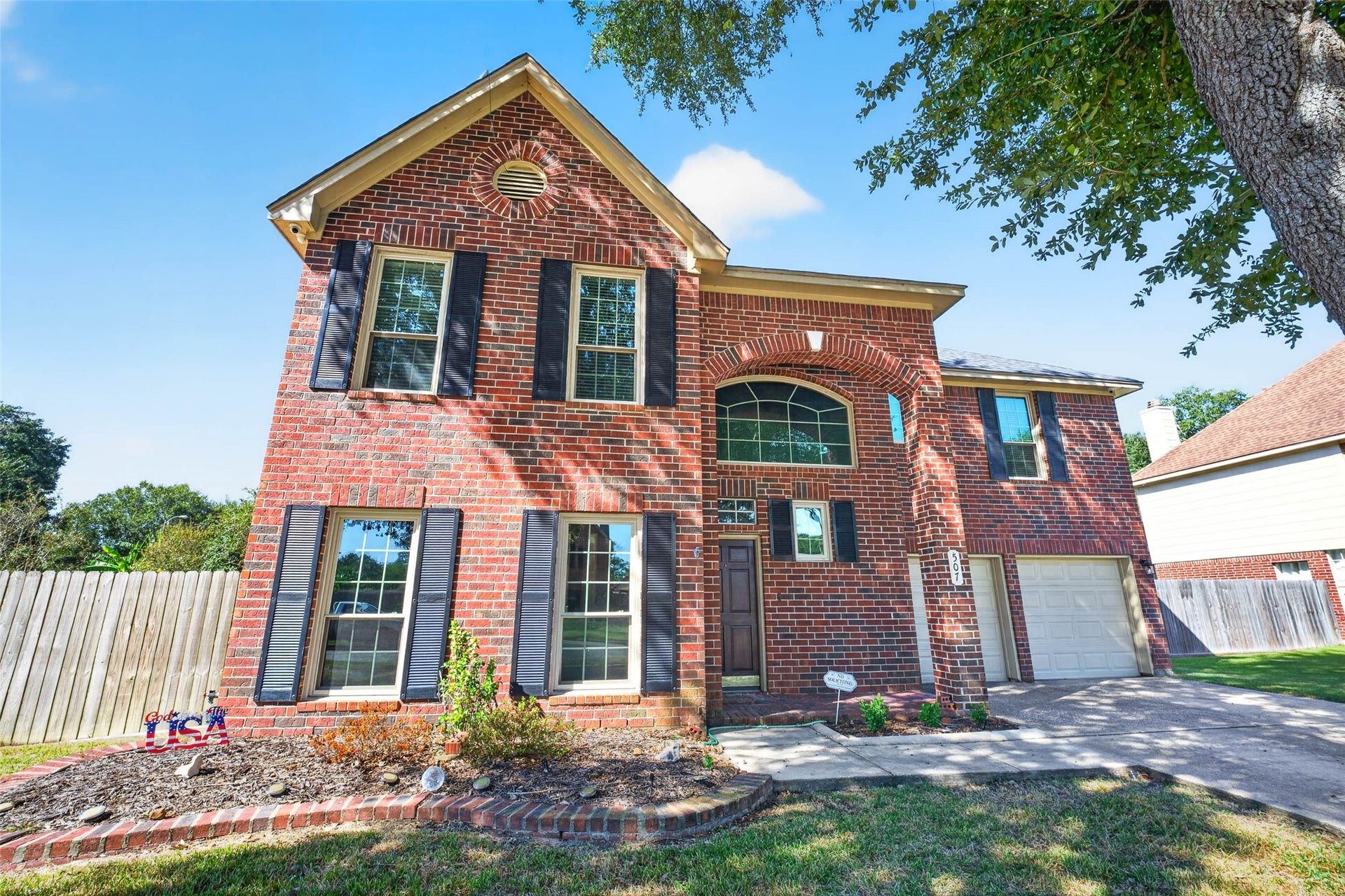 507 Brompton Lane, Highlands, TX 77562