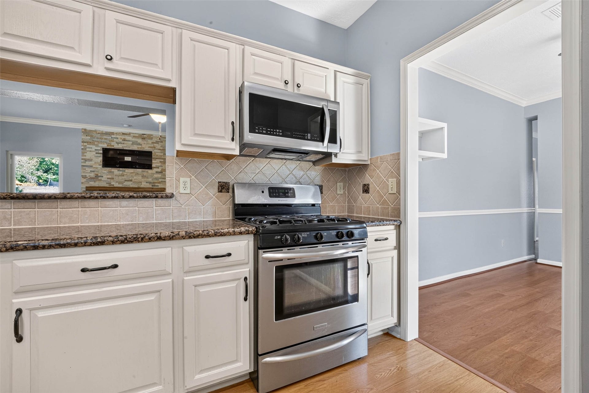 507 Brompton Lane, Highlands, TX 77562