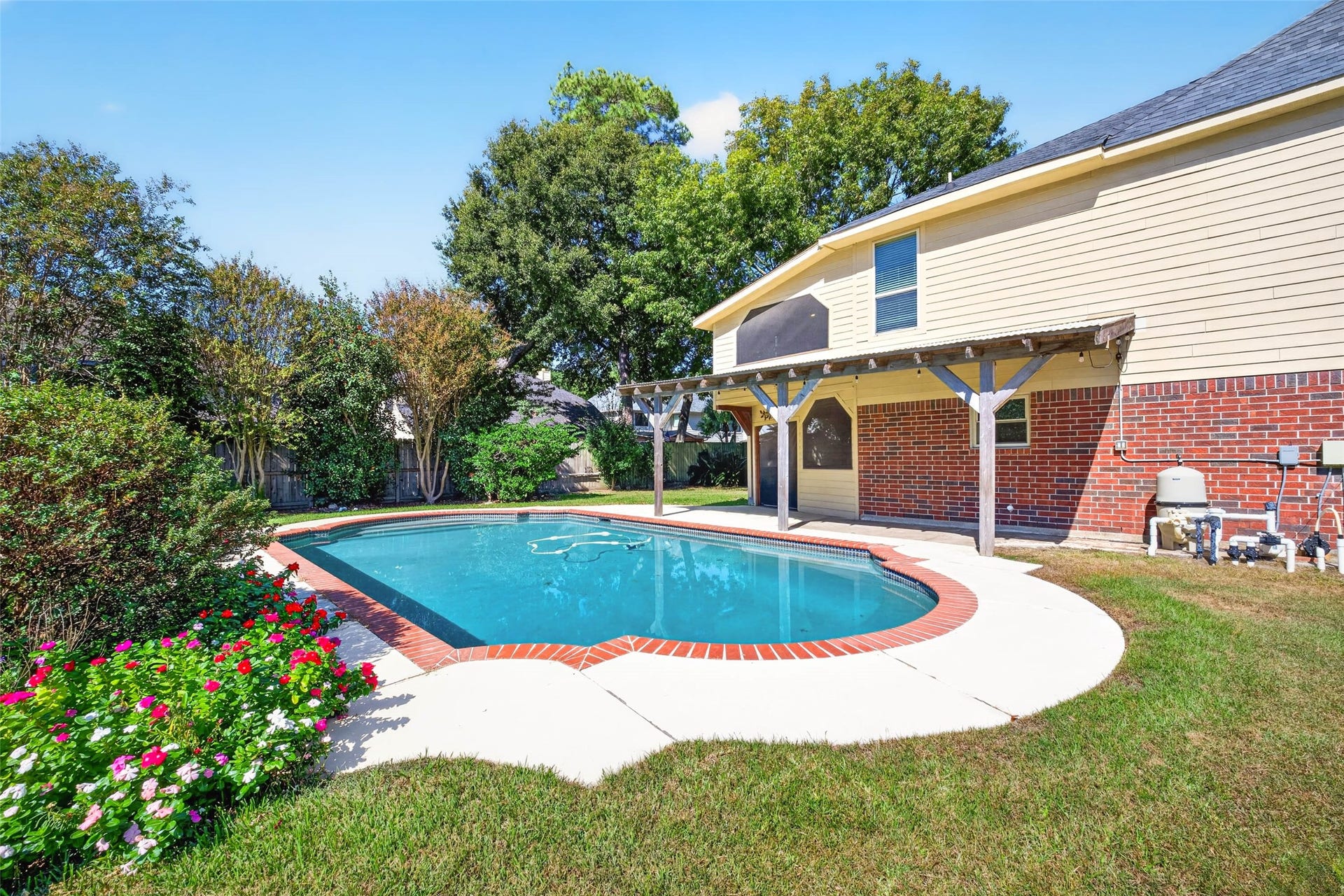 507 Brompton Lane, Highlands, TX 77562